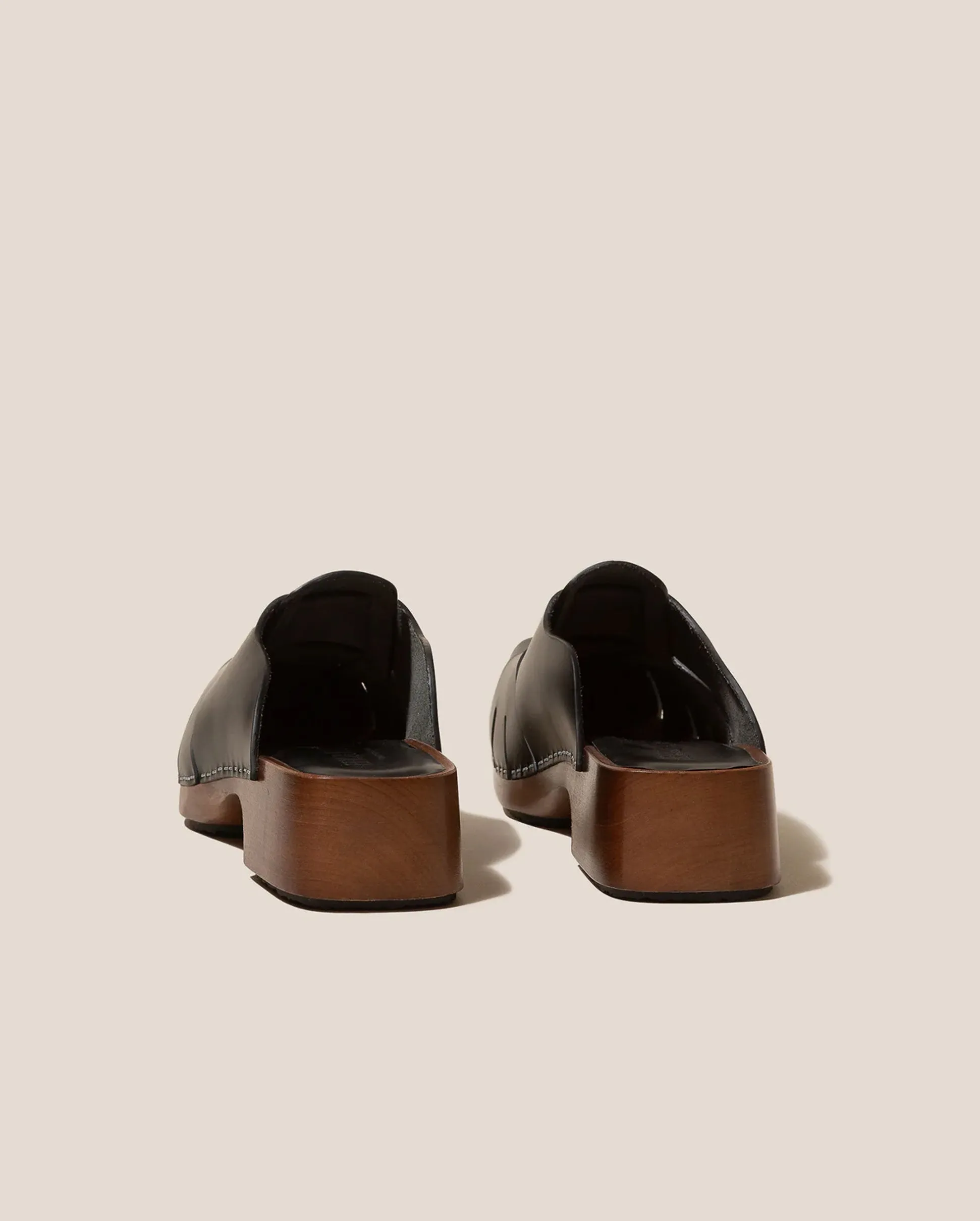 LICIA SQUARE TOE MULE CLOG / BLACK