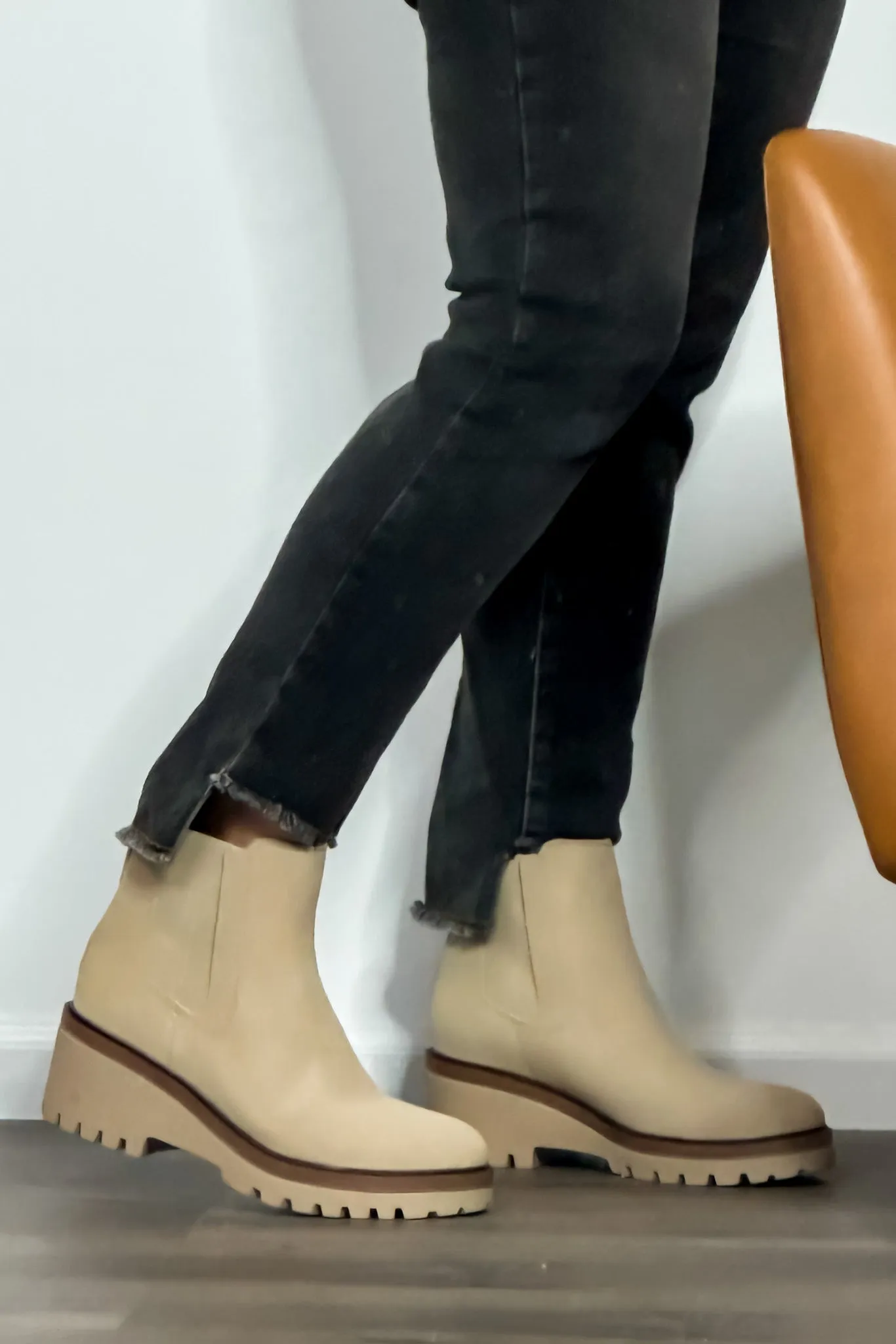 Mia Sefi Chelsea Boot : Sand