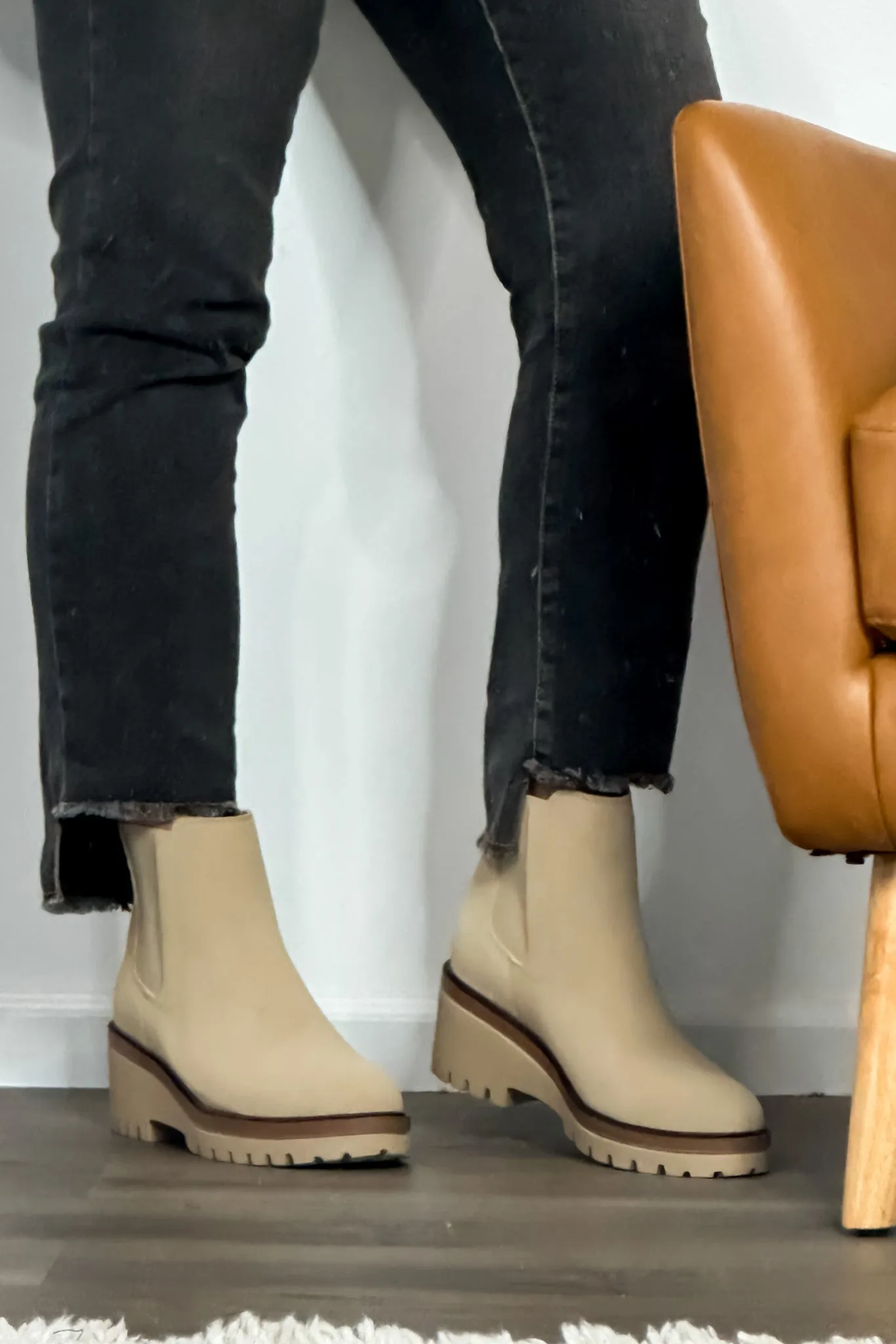 Mia Sefi Chelsea Boot : Sand